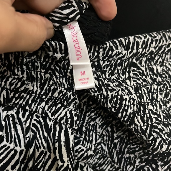 Black & white tribal tube top romper size Medium - Picture 4 of 4